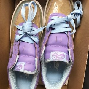 Nike wmns air force 1 premium "invisible women"